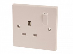 Dencon 1 Gang Switch Socket 13 Amp 4406NB